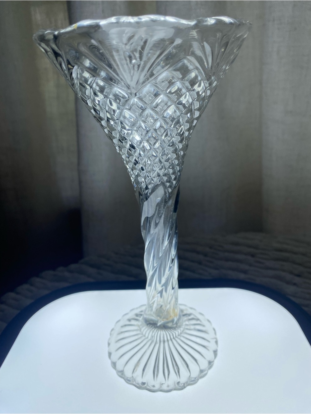 Antique 1890s U.S. Glass Co EAPG Diamond Fan Swirl 8.5” Twist Stem Trumpet Vase